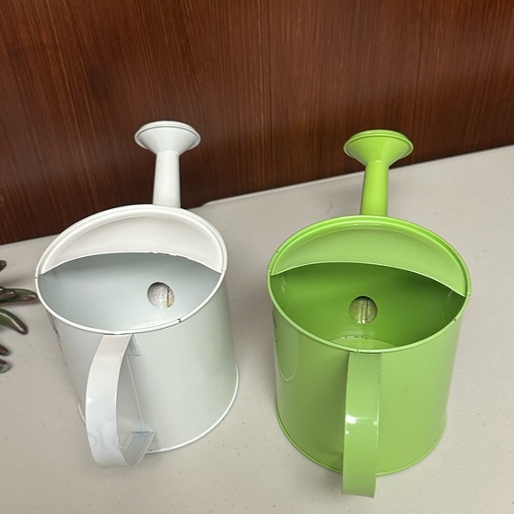 2 metal Watering can - Picture 4 of 8